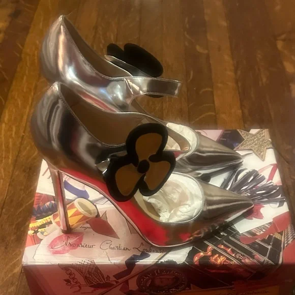 LIKE NEW Christian Louboutin Pensee 20th Anniversary 120 Silver Metallic Pumps - Picture 7 of 16